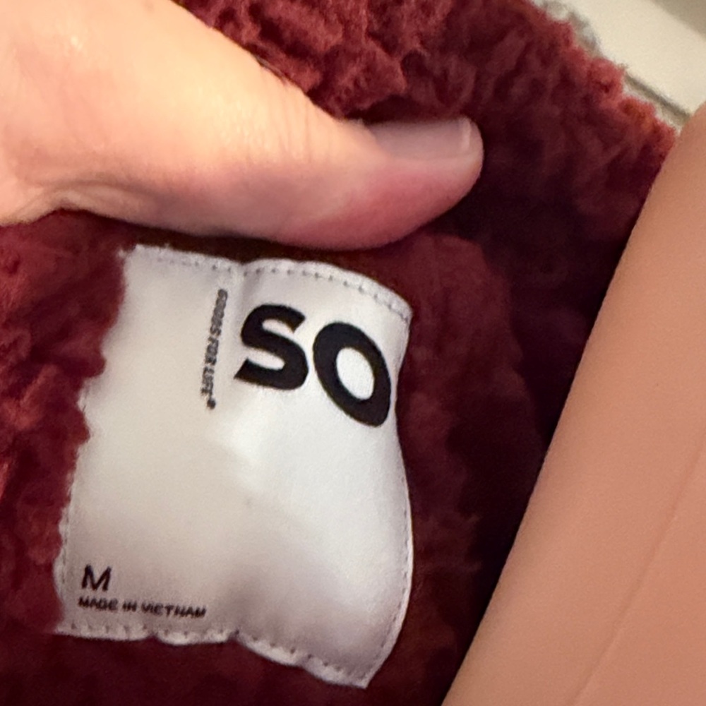 SO Women's Sherpa Jacket - Burgundy and Pink. Smoke free home - Picture 2 of 6